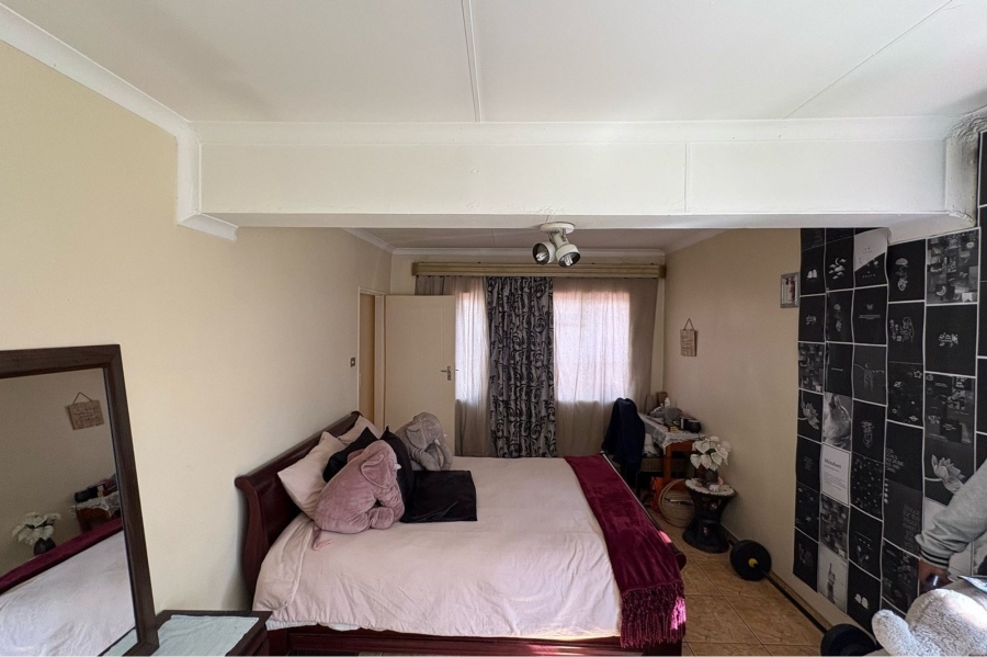 5 Bedroom Property for Sale in Illiondale Gauteng