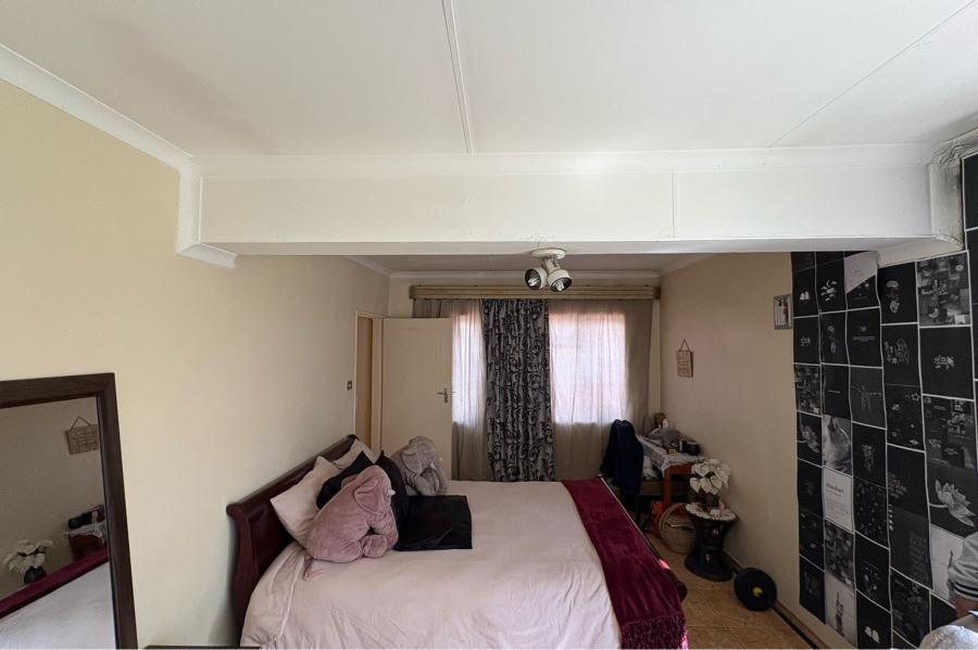 5 Bedroom Property for Sale in Illiondale Gauteng