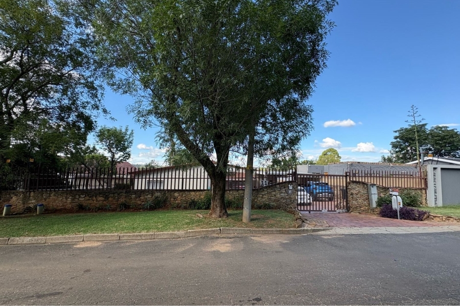 5 Bedroom Property for Sale in Illiondale Gauteng