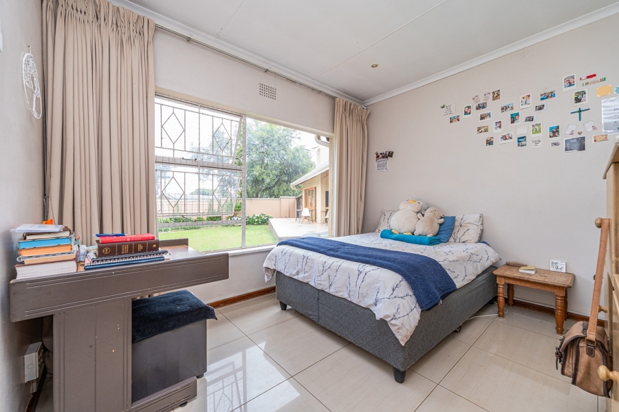 4 Bedroom Property for Sale in Constantia Kloof Gauteng