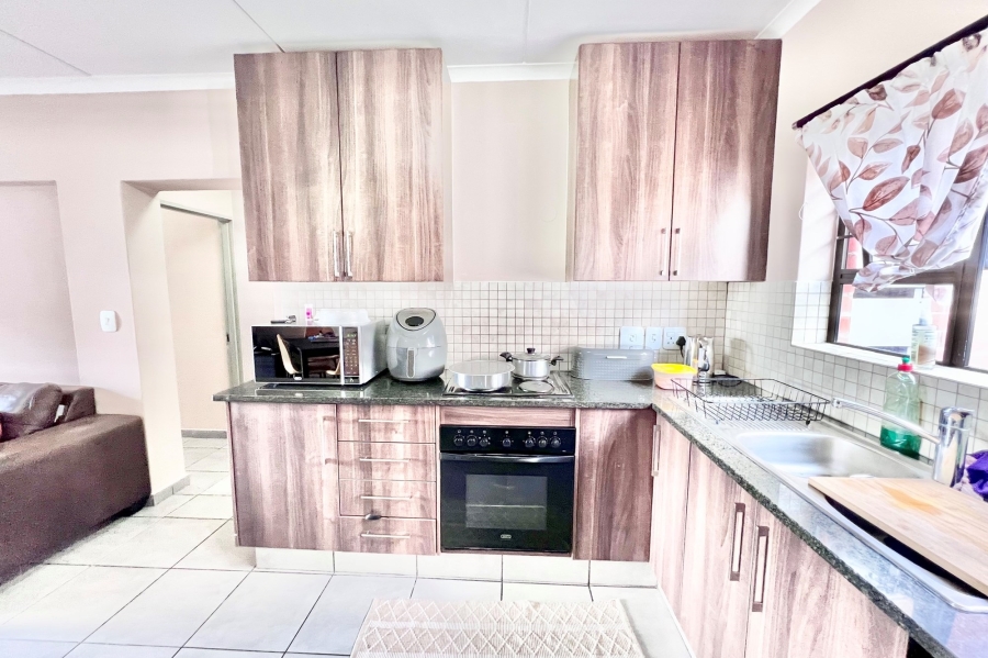 2 Bedroom Property for Sale in Barbeque Downs Gauteng