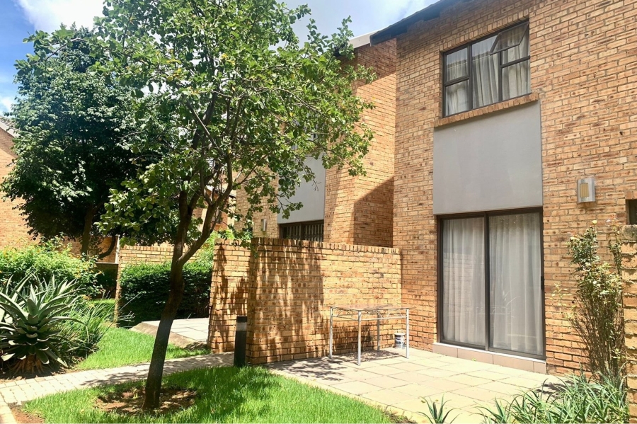 To Let 2 Bedroom Property for Rent in Amberfield Gauteng