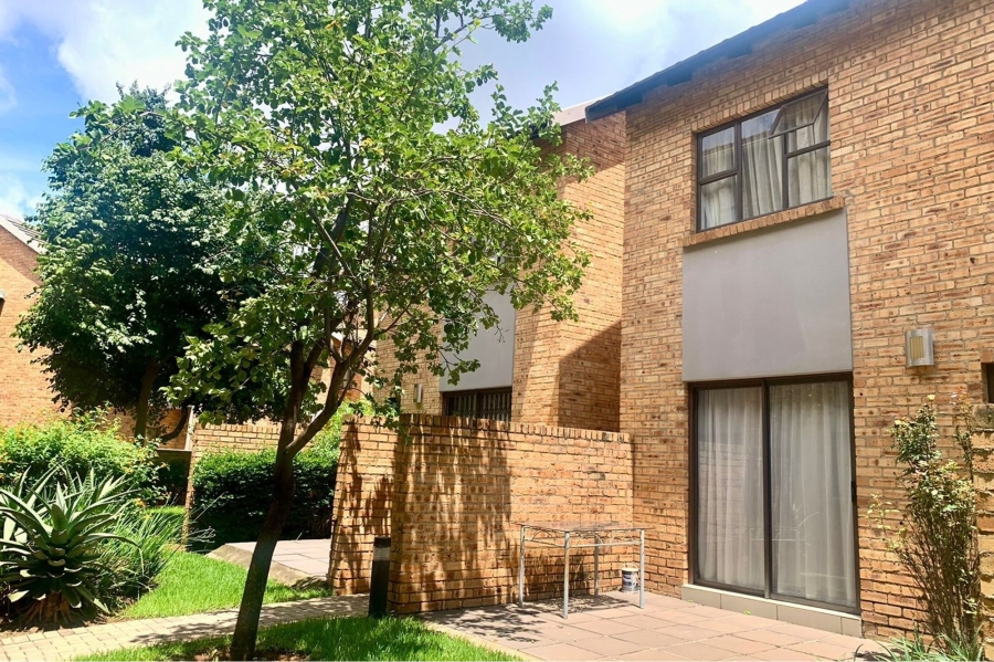 To Let 2 Bedroom Property for Rent in Amberfield Gauteng