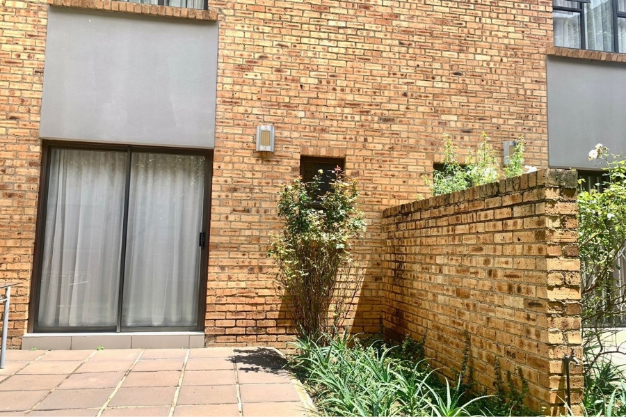 To Let 2 Bedroom Property for Rent in Amberfield Gauteng