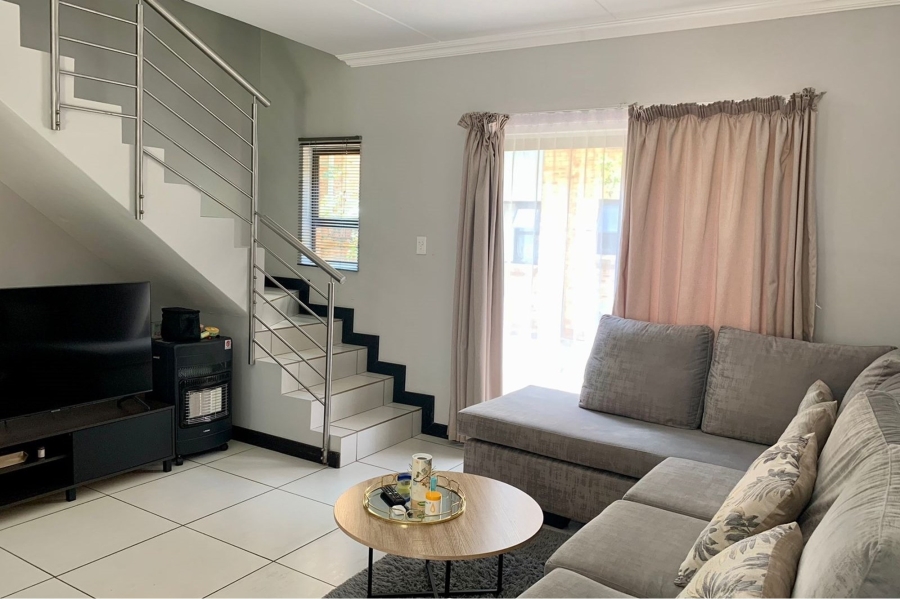 To Let 2 Bedroom Property for Rent in Amberfield Gauteng