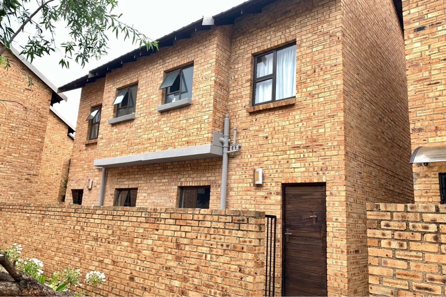 To Let 2 Bedroom Property for Rent in Amberfield Gauteng