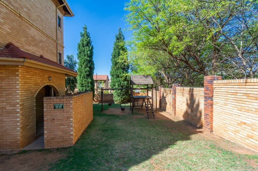 2 Bedroom Property for Sale in Honeydew Grove Gauteng