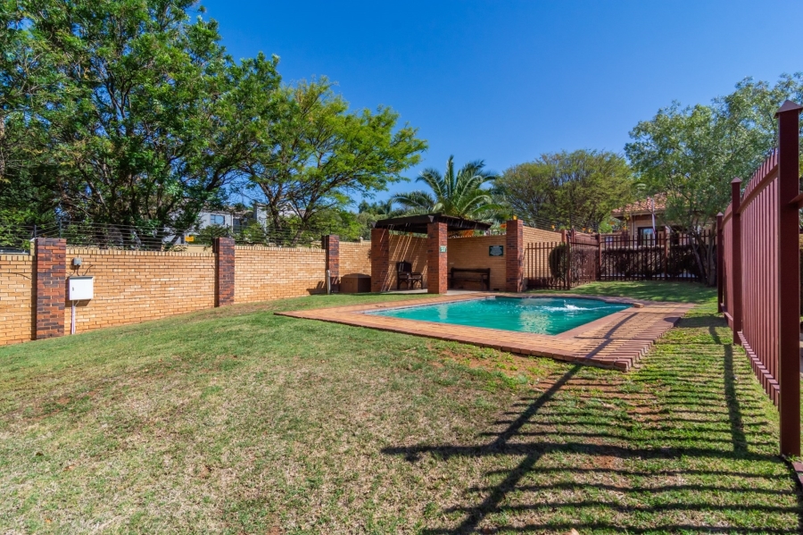 2 Bedroom Property for Sale in Honeydew Grove Gauteng