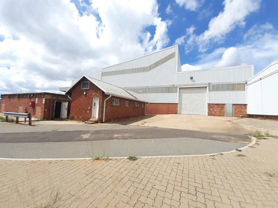 To Let commercial Property for Rent in Rosslyn Gauteng