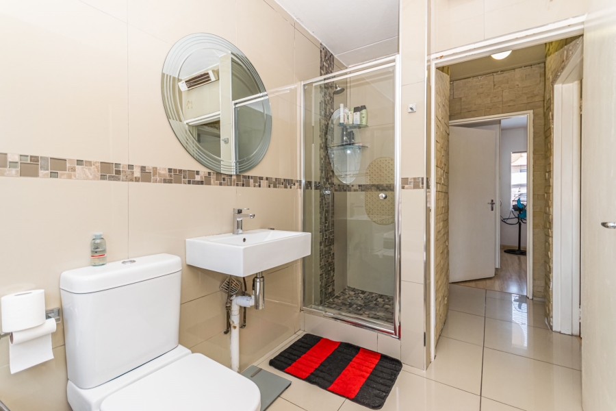 2 Bedroom Property for Sale in Vorna Valley Gauteng