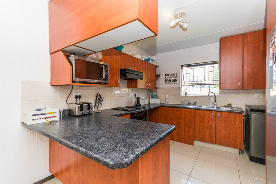 2 Bedroom Property for Sale in Vorna Valley Gauteng