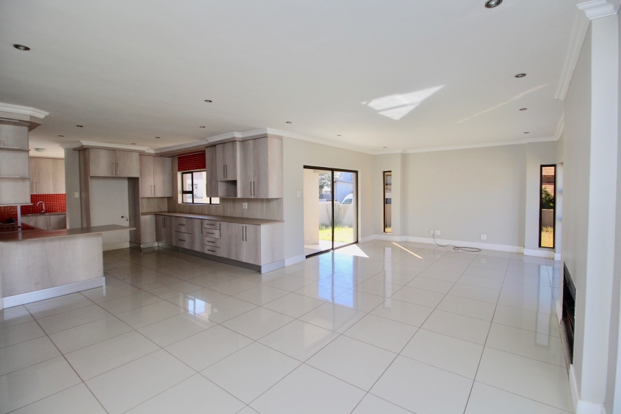 4 Bedroom Property for Sale in Leeuwenhof Estate Gauteng