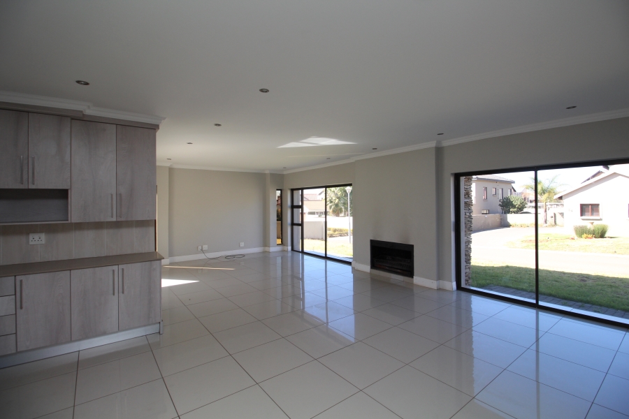 4 Bedroom Property for Sale in Leeuwenhof Estate Gauteng