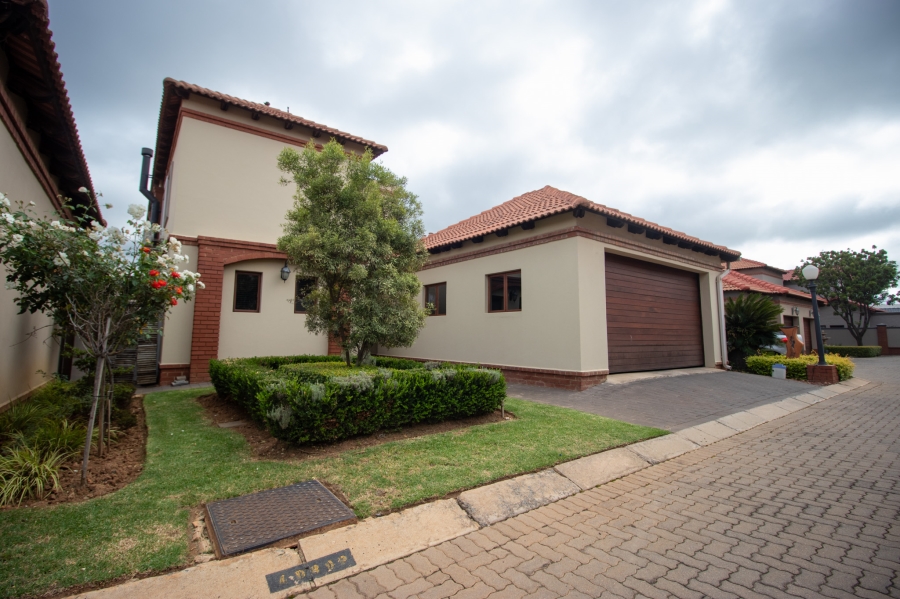 3 Bedroom Property for Sale in Bronberg Gauteng