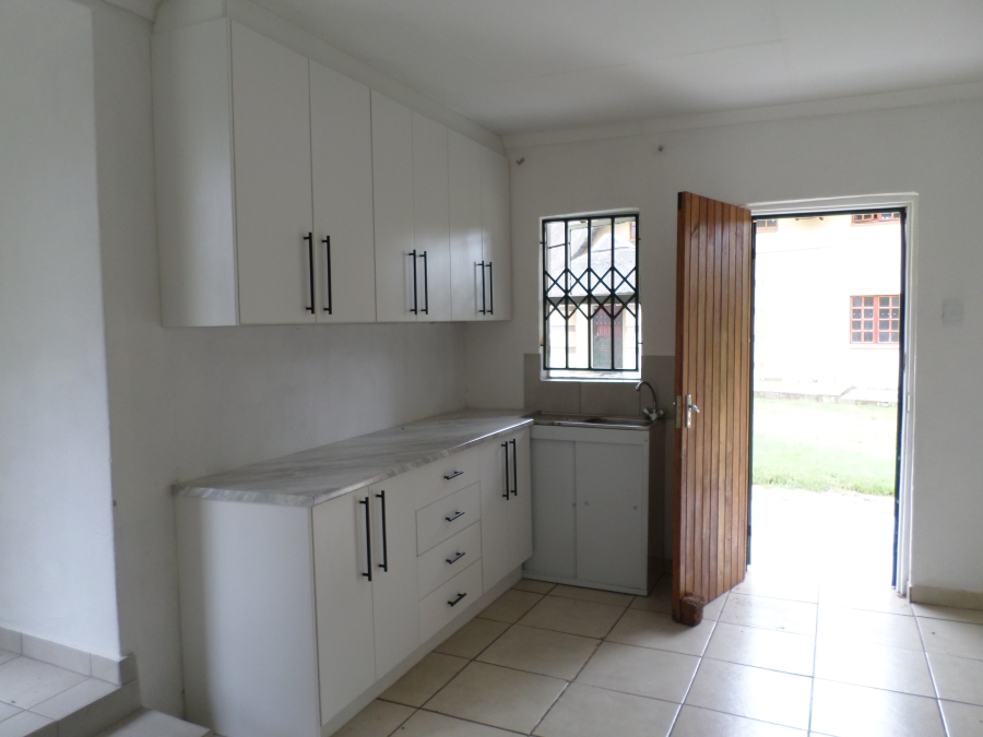 To Let 1 Bedroom Property for Rent in Knoppieslaagte Gauteng