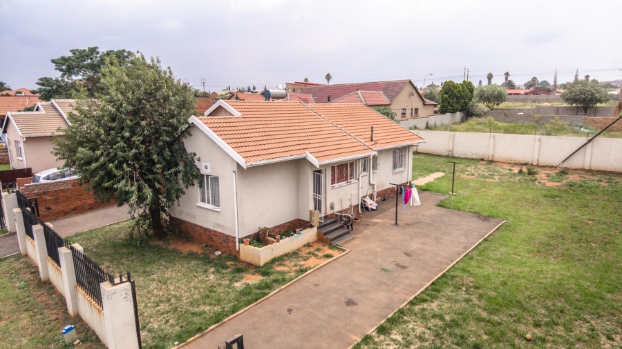 3 Bedroom Property for Sale in Lenasia Gauteng