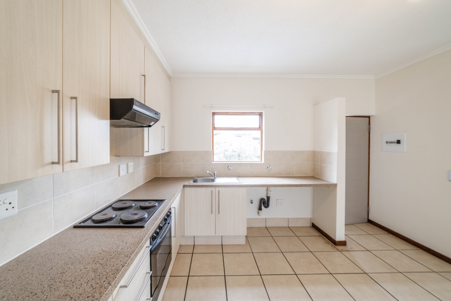 To Let 2 Bedroom Property for Rent in Lonehill Gauteng