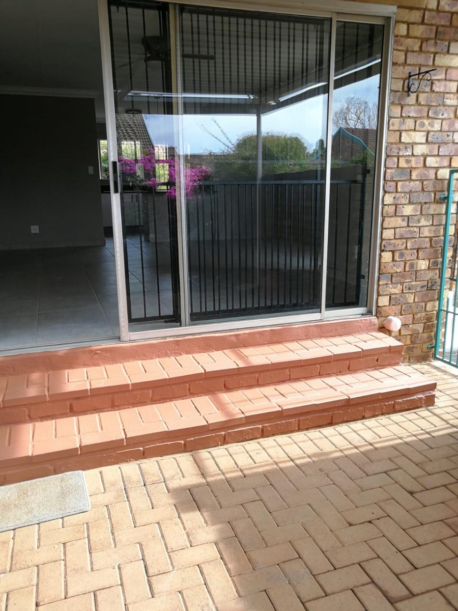 To Let 3 Bedroom Property for Rent in Clubview Gauteng