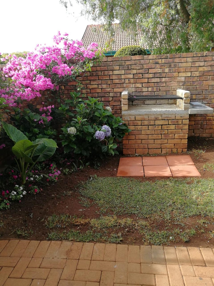 To Let 3 Bedroom Property for Rent in Clubview Gauteng