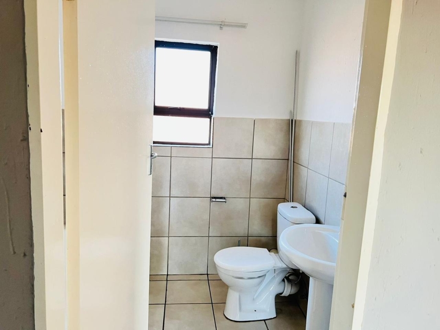 2 Bedroom Property for Sale in Groblerpark Gauteng