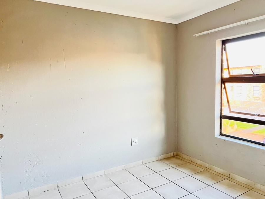 2 Bedroom Property for Sale in Groblerpark Gauteng