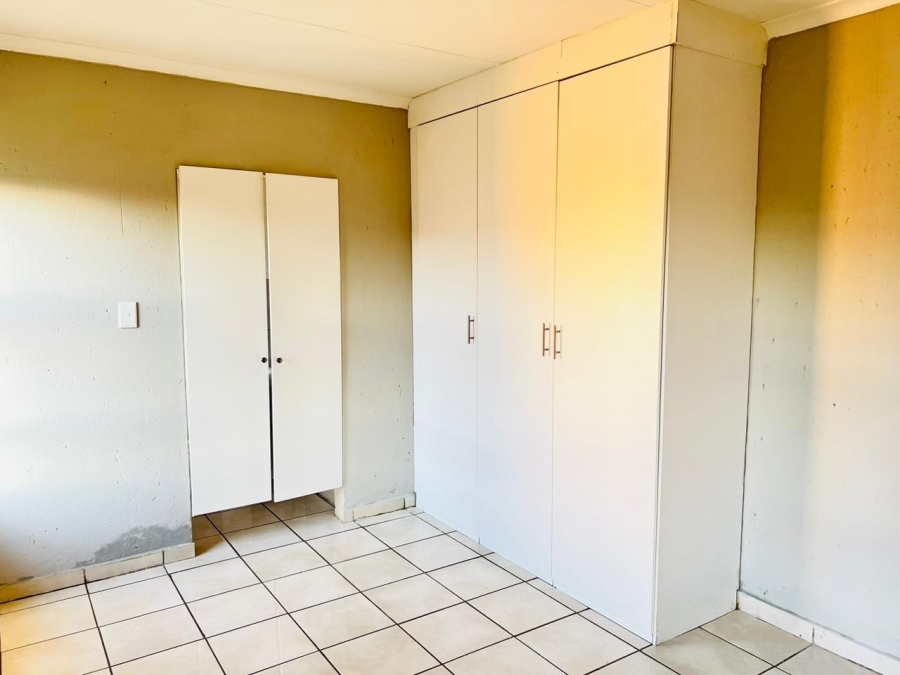 2 Bedroom Property for Sale in Groblerpark Gauteng