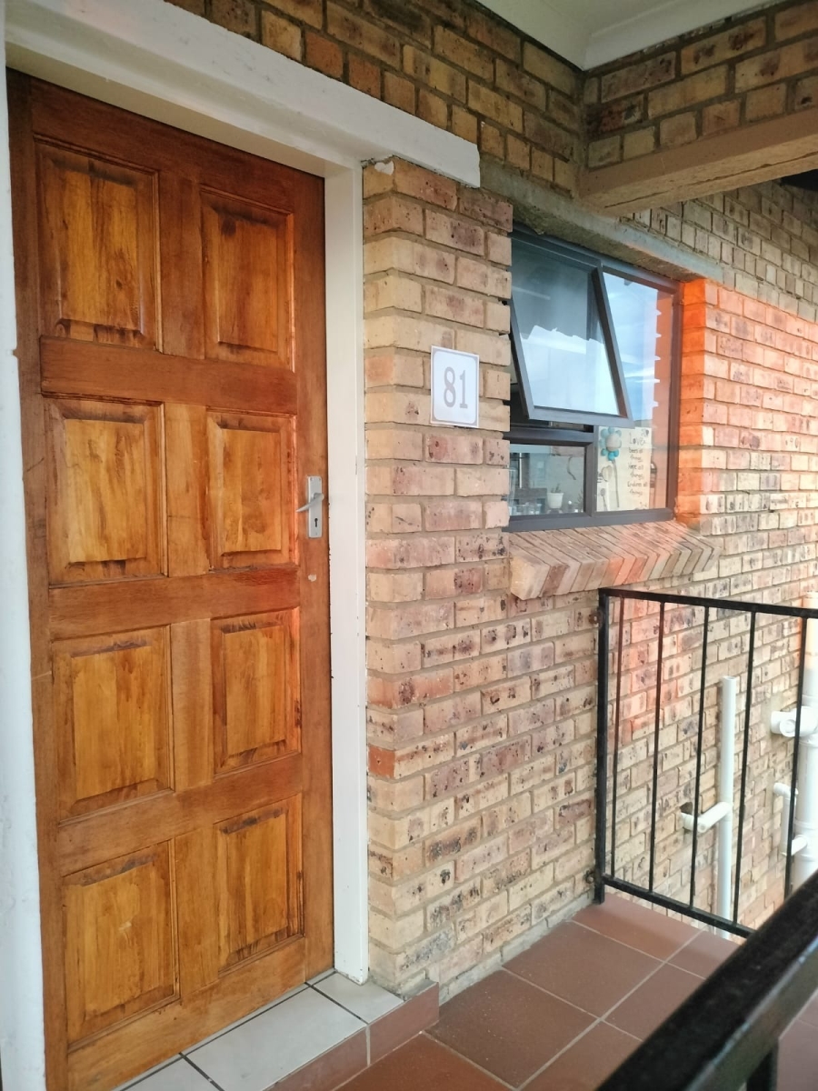 2 Bedroom Property for Sale in Groblerpark Gauteng