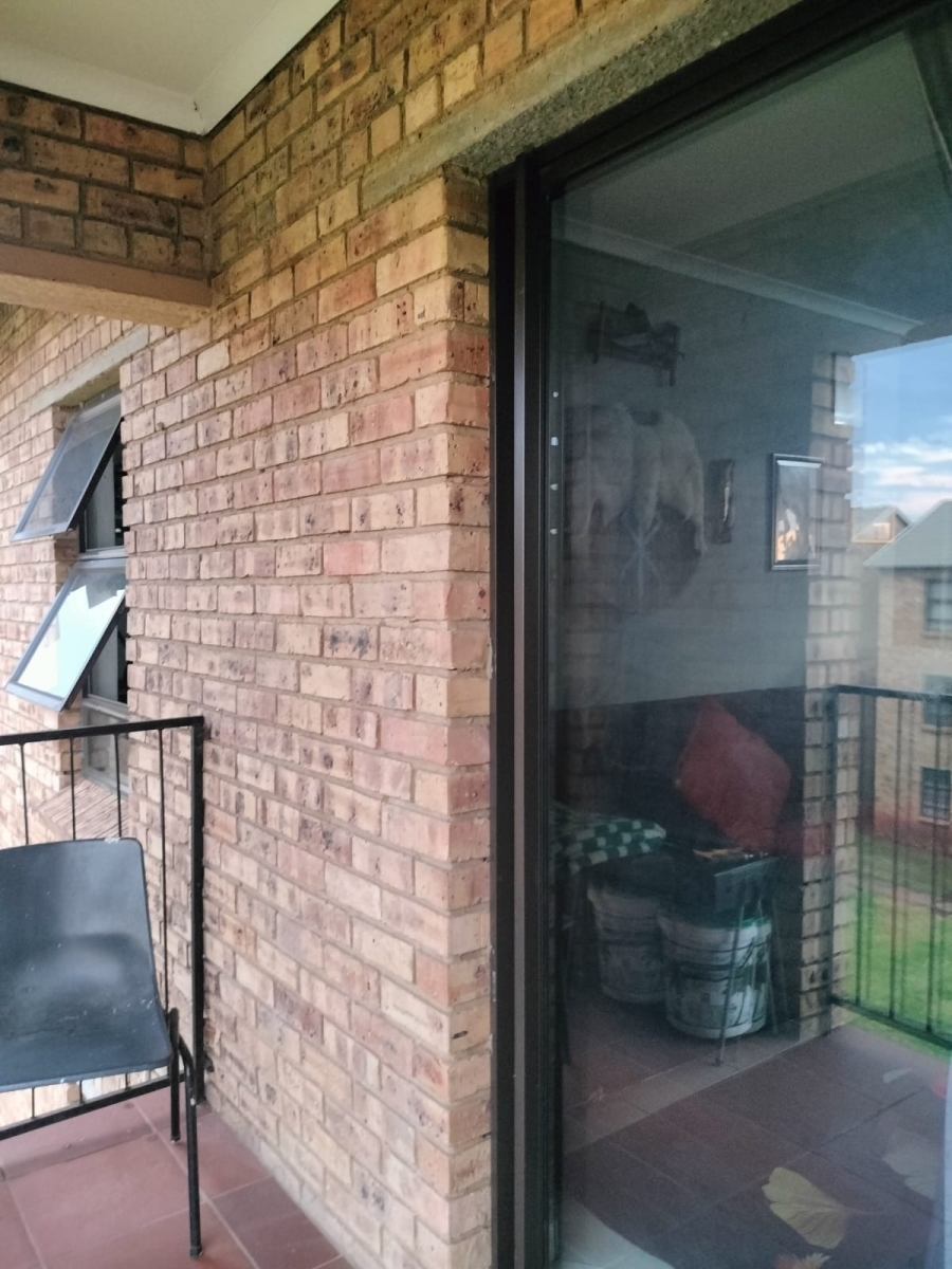 2 Bedroom Property for Sale in Groblerpark Gauteng