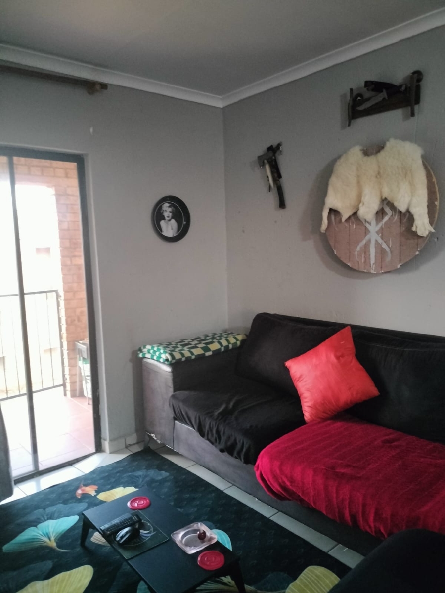 2 Bedroom Property for Sale in Groblerpark Gauteng