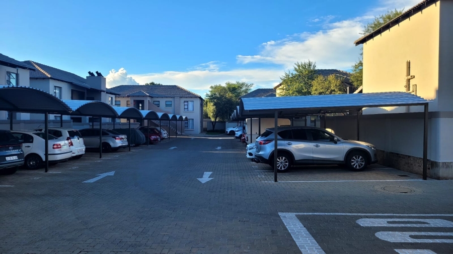 2 Bedroom Property for Sale in Montana Tuine Gauteng