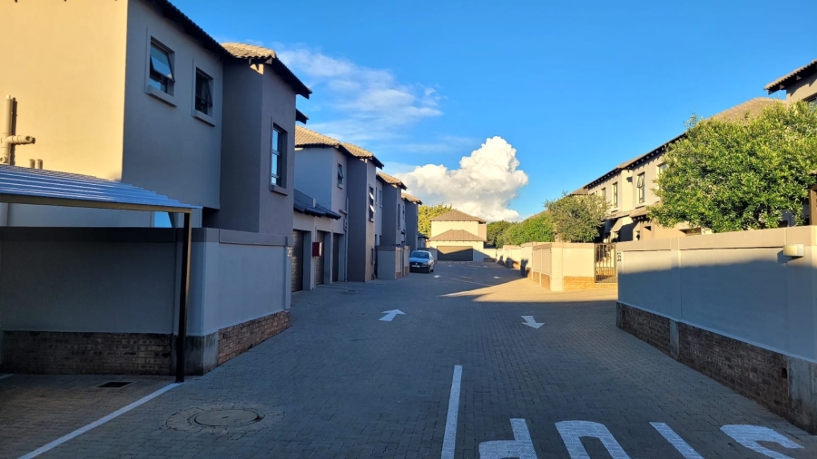 2 Bedroom Property for Sale in Montana Tuine Gauteng