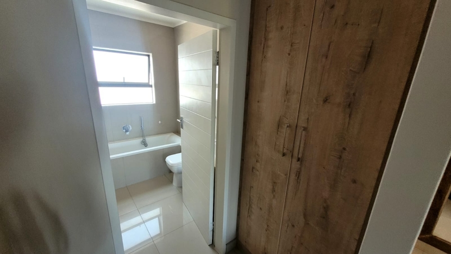 2 Bedroom Property for Sale in Montana Tuine Gauteng