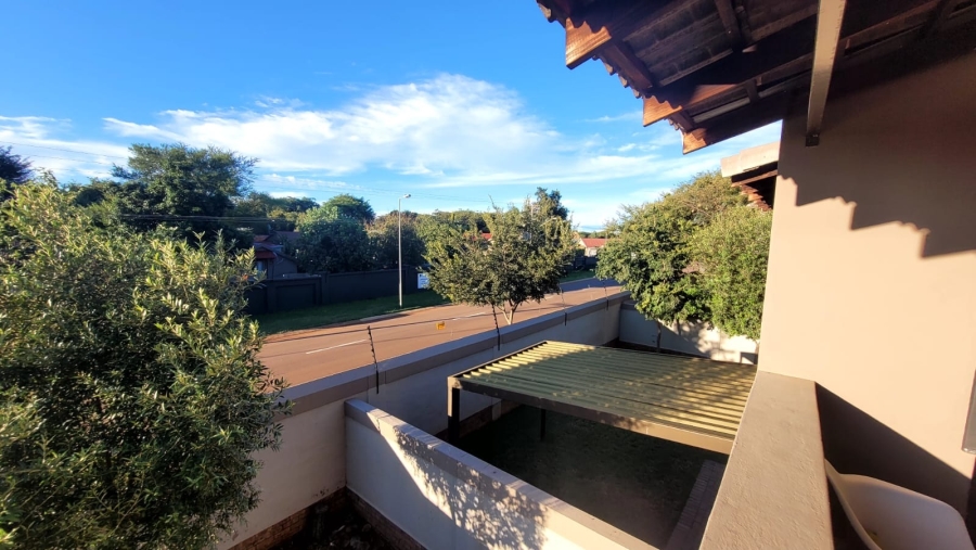 2 Bedroom Property for Sale in Montana Tuine Gauteng