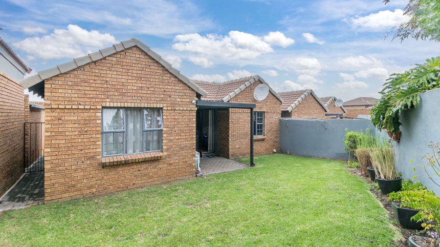 2 Bedroom Property for Sale in Halfway Gardens Gauteng