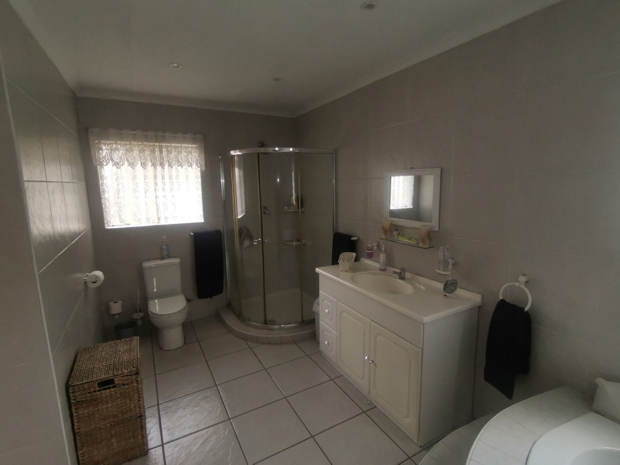 6 Bedroom Property for Sale in Randhart Gauteng