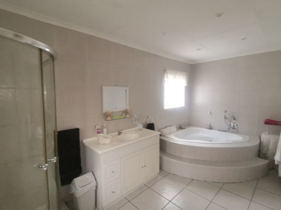 6 Bedroom Property for Sale in Randhart Gauteng