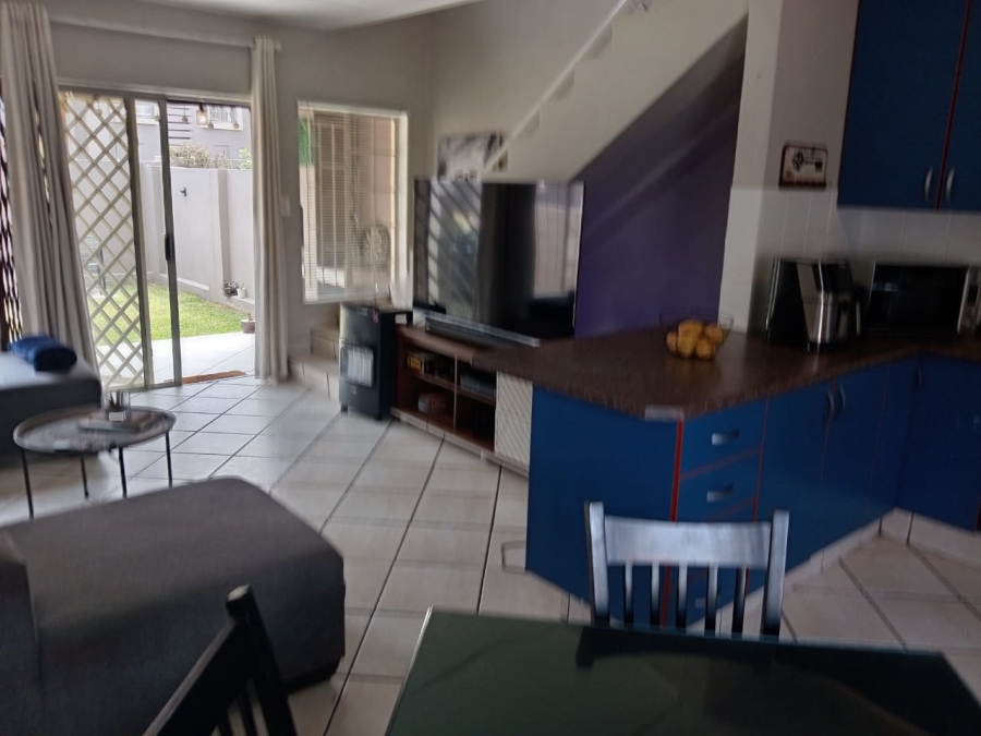 To Let 2 Bedroom Property for Rent in Halfway Gardens Gauteng