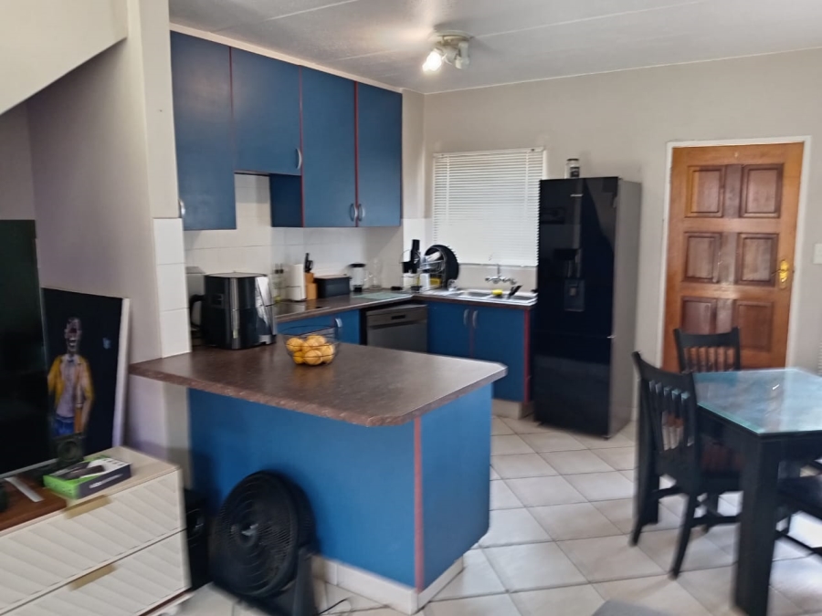 To Let 2 Bedroom Property for Rent in Halfway Gardens Gauteng