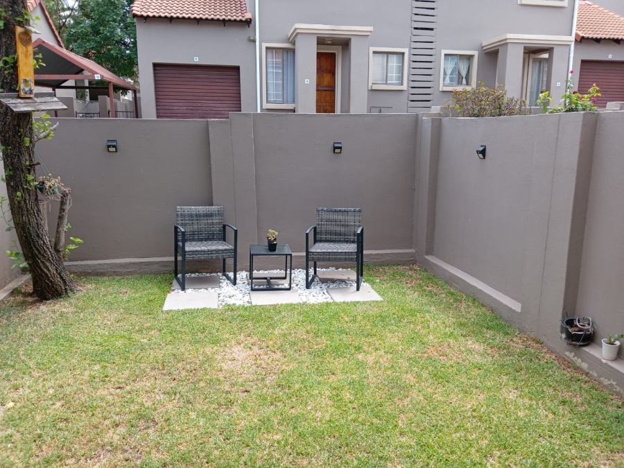 To Let 2 Bedroom Property for Rent in Halfway Gardens Gauteng