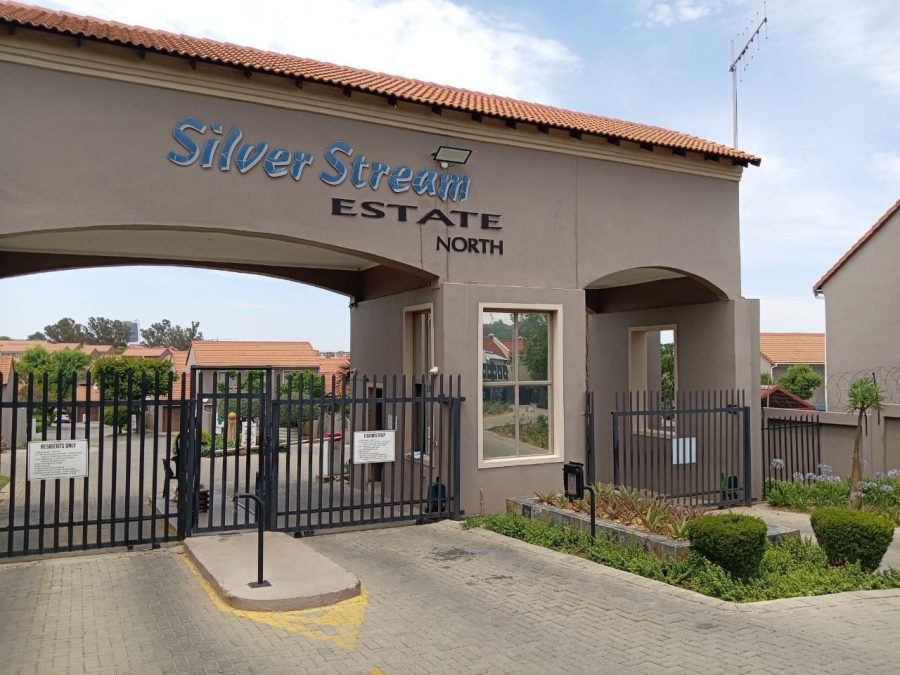 To Let 2 Bedroom Property for Rent in Halfway Gardens Gauteng