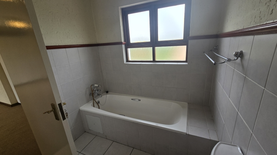 To Let 3 Bedroom Property for Rent in Sunninghill Gauteng