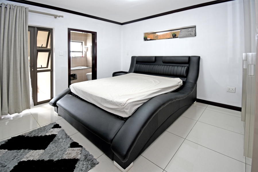 1 Bedroom Property for Sale in Broadacres Gauteng