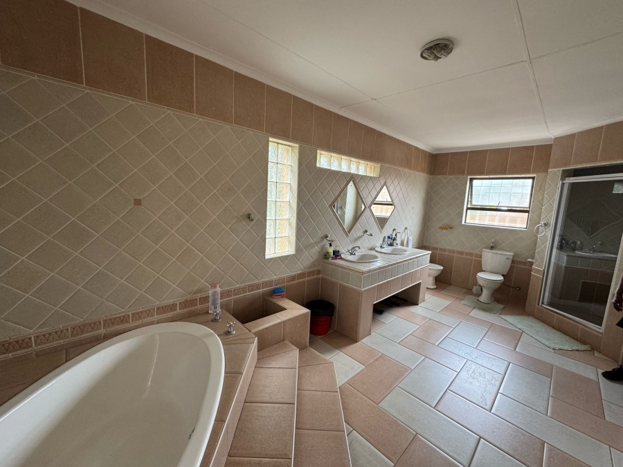4 Bedroom Property for Sale in Sunward Park Gauteng