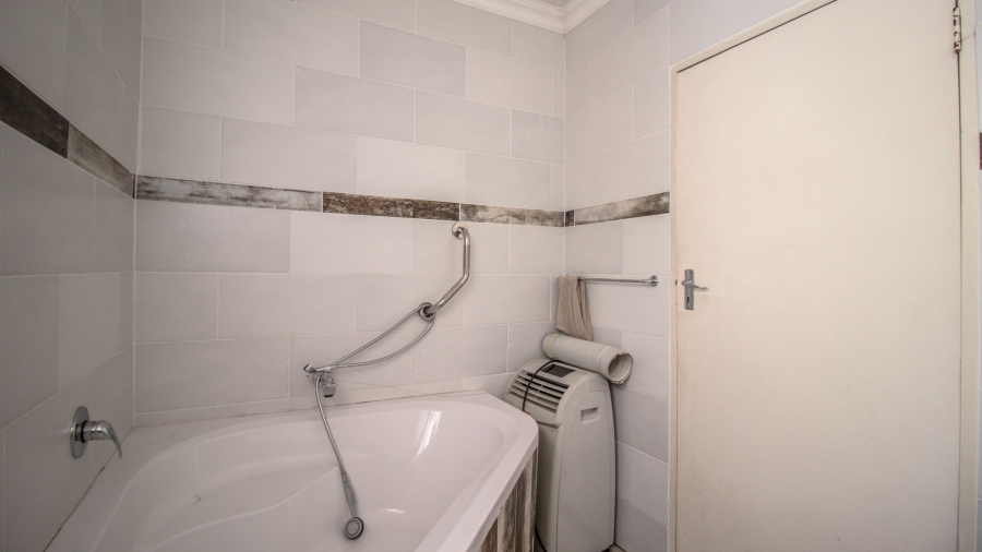 4 Bedroom Property for Sale in Dalpark Proper Gauteng