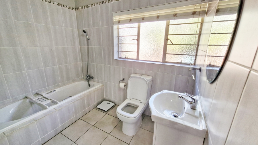 4 Bedroom Property for Sale in Florauna Gauteng