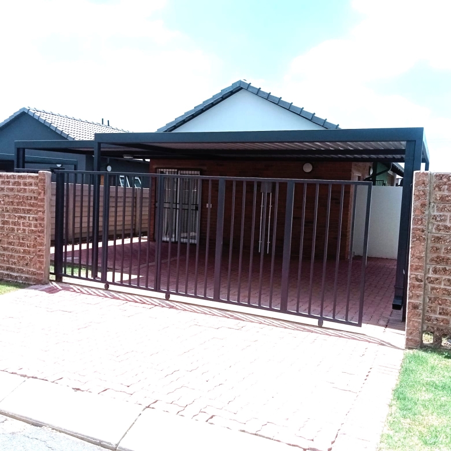 2 Bedroom Property for Sale in Parkdene Gauteng