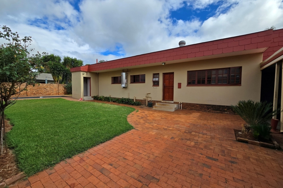 To Let 3 Bedroom Property for Rent in Sinoville Gauteng