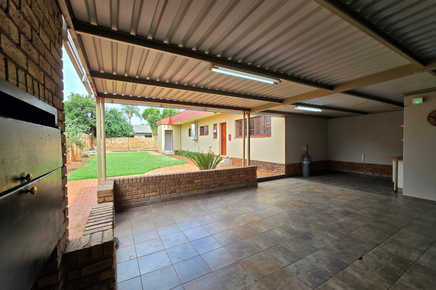 To Let 3 Bedroom Property for Rent in Sinoville Gauteng