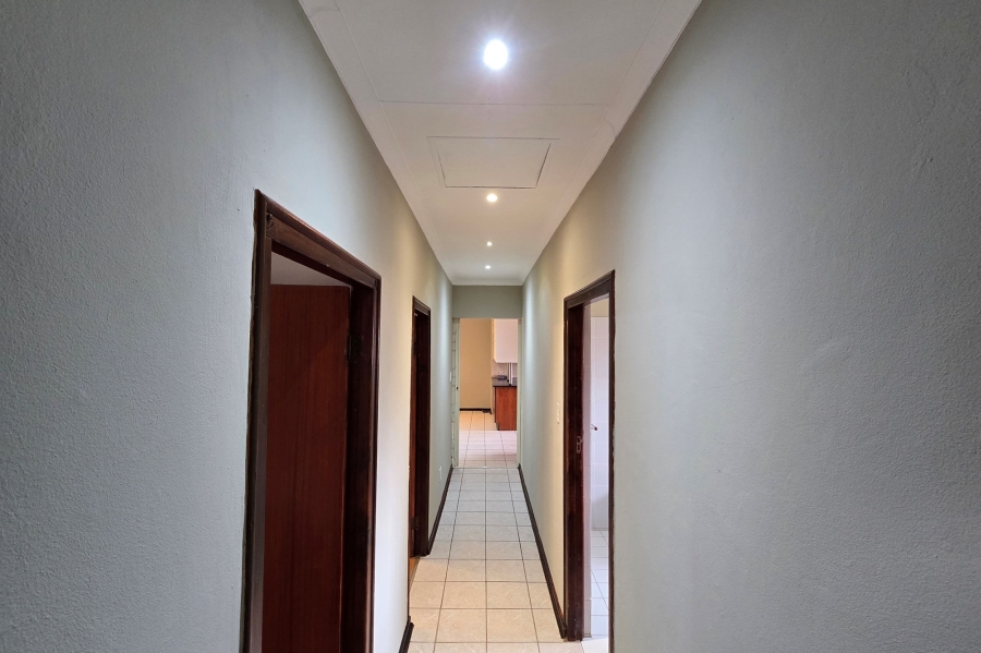 To Let 3 Bedroom Property for Rent in Sinoville Gauteng