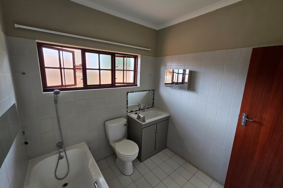 To Let 3 Bedroom Property for Rent in Sinoville Gauteng